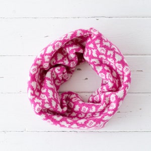Leopard snood / cowl - bubblegum and white