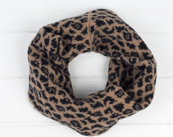 Leopard snood / cowl - camel