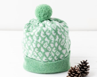 Leopard knitted pom pom hat - springtime green and white