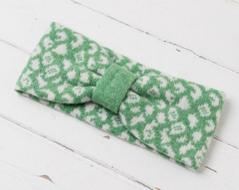 Leopard knitted headband - springtime green and white