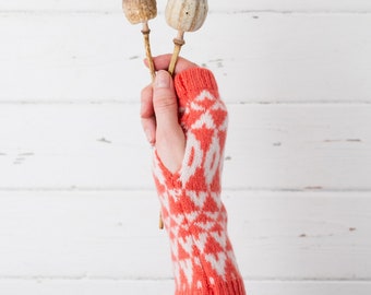 Mirror knitted wrist warmers - coral and white