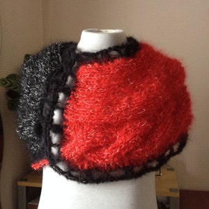 Hand Knitted Capelet.Knitted  Mohair Cape.Knitted Shawl.Knit Poncho. Knit Bolero. Knit Wrap