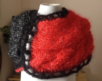 Hand Knitted Capelet.Knitted  Mohair Cape.Knitted Shawl.Knit Poncho. Knit Bolero. Knit Wrap