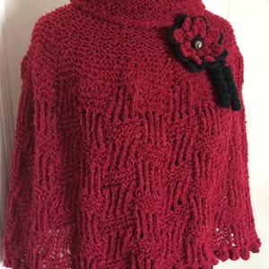 Gestricktes Capelet.Gestrickter Poncho.Gestricktes Cape.Gestricktes Cape.Gestricktes Cape.Gestricktes Schulterwärmer.Gestricktes Cape. Bild 1