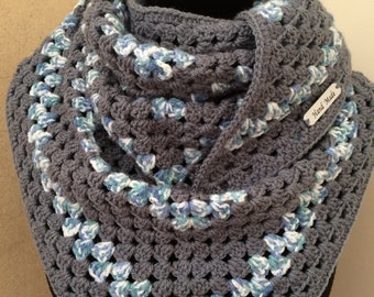 Crochet Shawl.Unisex Knitted Wrap.Crochet Cowl.Knitted Neck Warmer pour hommes et femmes.Hand Made Shawl.Knit Shoulders Wrap-Warmer.Knit Scarf.