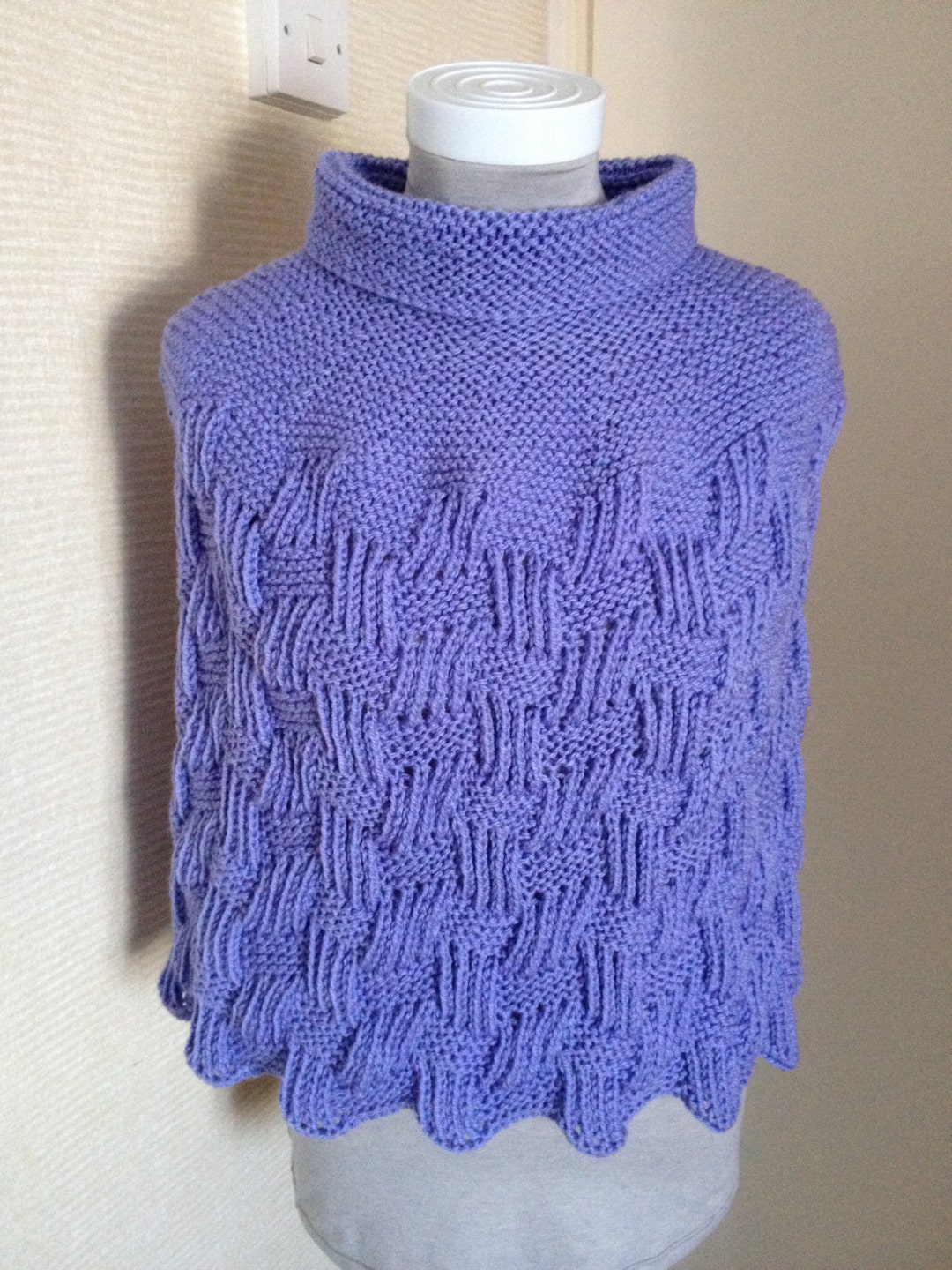 Knitted Capelet.hand Knit Cape.shoulder Warmer.shoulder Snug.knitted ...