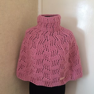 Knitted Poncho.Hand Knit Capelet.Shoulders Warmer.Knit Cape.Knit Shouldes Wrap.Knit Women&#39;s Accessory.Handmade Knit Sweater.Chunky Knit Wrap