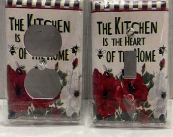"NEUES LAND-CHARM Lichtschalter-/Steckdosenabdeckungs-Set ""The Kitchen Is The Heart..""
