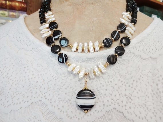Black and White Gemstone Necklace, Beaded Handmade Jewelry with Sardonyx, Onyx and White Pearls, Necklaces for Women, Birthday Gifts