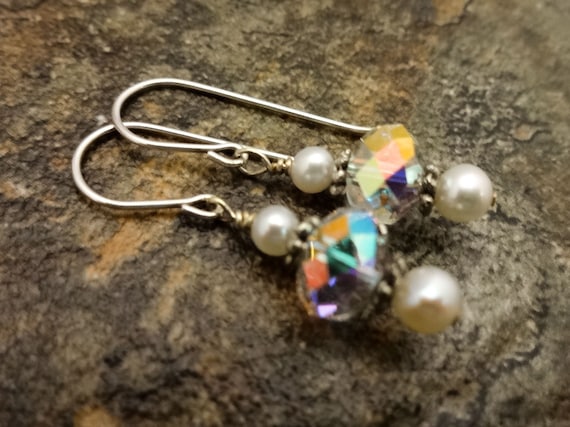 White Pearl Earrings, Swarovski Crystals and Pearls, Beautiful Bridal Jewelry, White Freshwater Pearl and Crystal Earrings