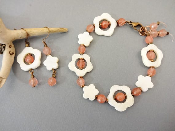 Mother-of-Pearl and Cherry Quartz Gemstone Bracelet Earrings Set: Peach and Cream Jewelry