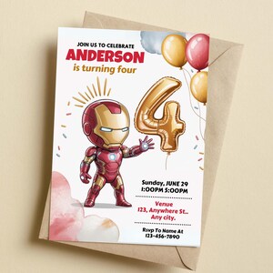 Puede incluir: Una invitaci&oacute;n de cumplea&ntilde;os con una ilustraci&oacute;n de Iron Man. La invitaci&oacute;n dice "JOIN US TO CELEBRATE ANDERSON is turning four" con un globo dorado con el n&uacute;mero 4 y otros globos coloridos. La invitaci&oacute;n est&aacute; sobre un fondo blanco.
