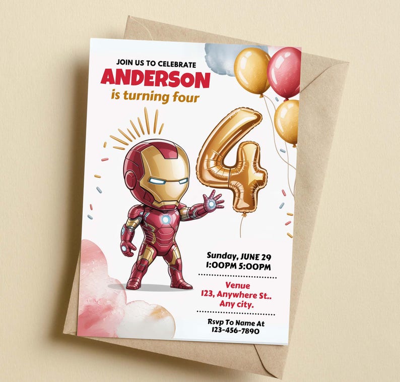 Puede incluir: Una invitaci&oacute;n de cumplea&ntilde;os con una ilustraci&oacute;n de Iron Man. La invitaci&oacute;n dice "JOIN US TO CELEBRATE ANDERSON is turning four" con un globo dorado con el n&uacute;mero 4 y otros globos coloridos. La invitaci&oacute;n est&aacute; sobre un fondo blanco.