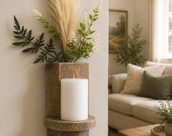 Aplique de pared de madera maciza con diseño geométrico y ranura para flor artificial en la parte posterior.