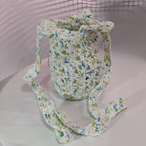 Crochet over shoulder cup carrier