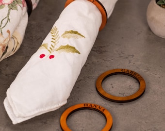 カスタムナプキンリング、パーソナライズされたウェディングナプキンリング、ウェディングナプキンタグ、ウェディングナプキンホルダー、パーソナライズされたナプキンリングホルダー