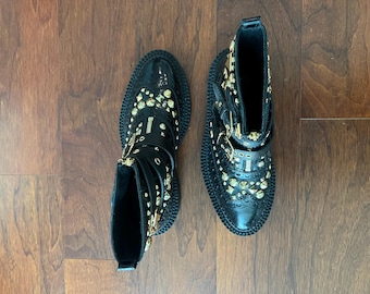 BURBERRY EVERDON Studded Glossed Leather Ankle Boots, Size 7