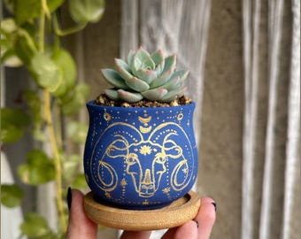 手描き牡羊座ミニプランター（竹製トレイ付き） – ボヘミアン占星術インテリア