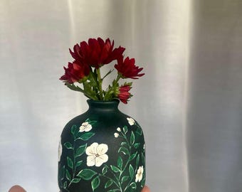 手描きの陶器の花瓶 - 緑と白の花柄の陶器、新築祝いのギフト