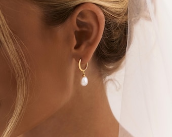 Tropfenförmige Perlencreolen, Süßwasserperlen-Ohrringe, Goldene Creolen, Minimalistische Ohrringe, Brautschmuck, Geschenk für Brautjungfern, Geschenk für Mama