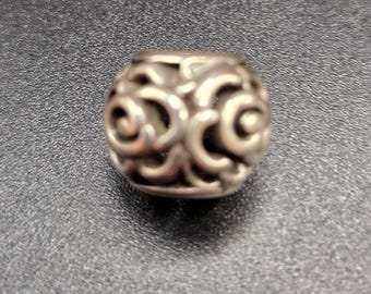 Dije separador con volutas y acabado plateado Brighton Twinkle Rose - Retirado