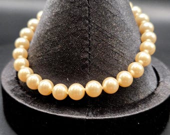 Armband med vintage-fauxpärlor, handknuten, guldfärgad filigranspänne