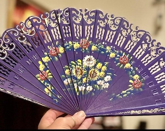 Blommigt tema, tillverkad i Portugal, lila träfläkt