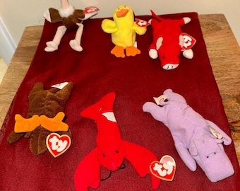 1990-talet såldes som ett set McDonald's Ty Teenie Beanie Babies plyschleksak. Utgången