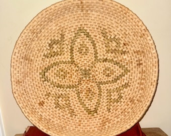 Vintage dekorativ blomma vävd gräskorg bricka vägghängande