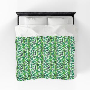 Green Leaf Pattern Velveteen Plush Blanket | Botanical Nature Throw