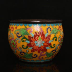 Chińska misa z emalii Cloisonne w kształcie lotosu, żółta miedziana misa skarbów, orientalny wystrój