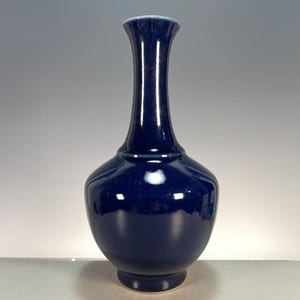 Chinese Ji Blue Glaze Vase, Dark Blue Monochrome Porcelain, Oriental Long Neck Decor