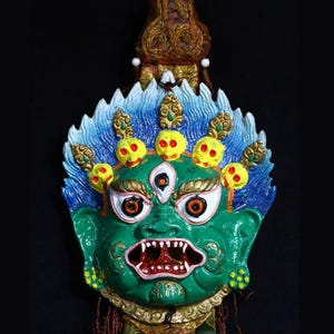 Maschera murale verde di Mahakala, ornamento tibetano da appendere raffigurante il protettore del Dharma, decorazione murale con la divinità buddista irata.