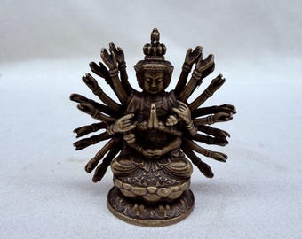 Kleine messing duizendarmige guanyin, Avalokiteshvara-standbeeld, medelevend bodhisattva-beeldje, feng shui-cadeau