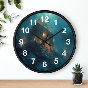 Puede incluir: Un reloj de pared redondo con marco negro y números blancos. La esfera muestra una escena submarina con un antiguo templo de piedra brillante sumergido en aguas azul profundo, con rayos de luz filtrándose desde la superficie.