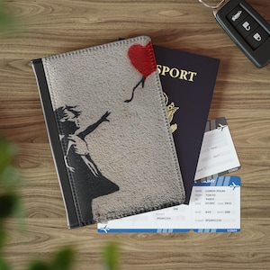 Portapassaporto Balloon Letting Go, portafoglio da viaggio, regalo di viaggio unico, portapassaporto, accessorio per avventure, design a forma di palloncino a forma di cuore