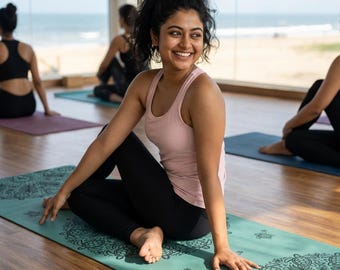 Tapis de yoga mandala tortue de mer | Suède microfibre bleu sarcelle, poignée en caoutchouc naturel, dragonne de voyage