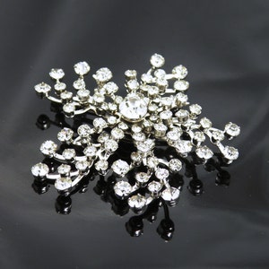 Vintage Prong Set Strass Brosche Pin In Silberton Einstellung mit f&uuml;nf Ebenen Niederlassungen
