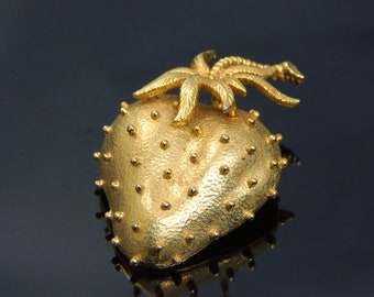 Vintage Gold Tone Strawberry Brooch Pin Signed D, Dubarry