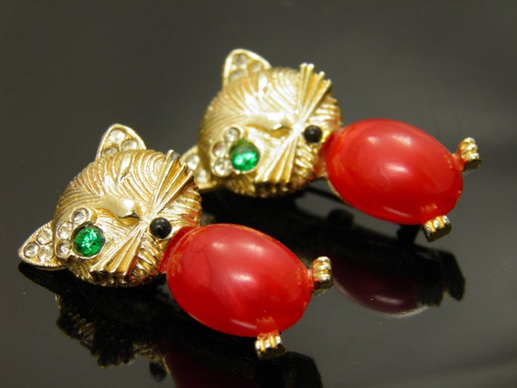 Set Of Two Rare Red Jelly Belly Winking Cat Pin B… - image 1