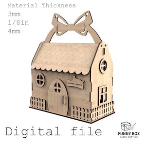 Könnte beinhalten: Ein lasergeschnittenes Osterhaus aus Holz mit Schleifengriff, Zaun und Tür. Das Haus hat ein wellenförmiges Dach und runde Fenster. Das Schild lautet "HAPPY EASTER". Die Worte "Digital file" stehen unten.