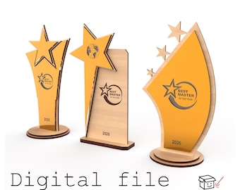 Könnte beinhalten: Drei Holztrophäen mit Sterndesigns und dem Text "BEST MASTER OF THE YEAR" und "2026". Die Trophäen sind in Gold- und Brauntönen gehalten und haben einen runden Sockel. Unten steht "Digital file".