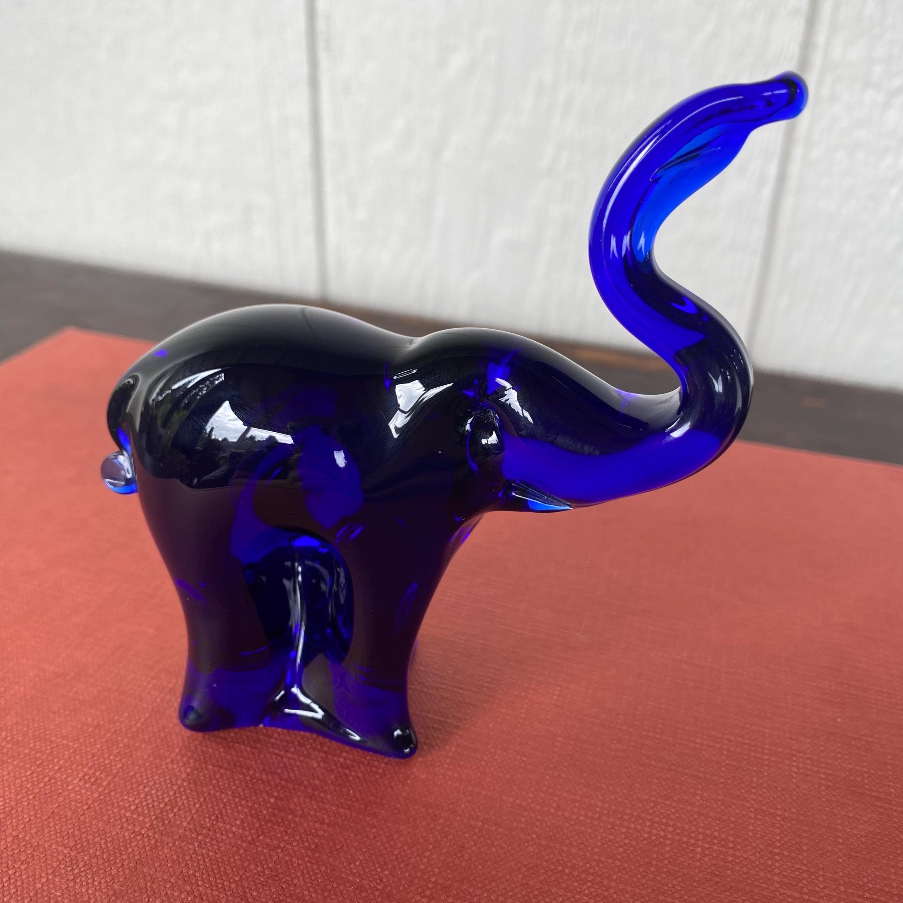 ヴィンテージ コバルトブルー アートガラス 象の置物 | 幸運のトランク
