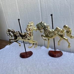 Zestaw 2 zabytkowych złotych karuzel do dekoracji ściennych w domu