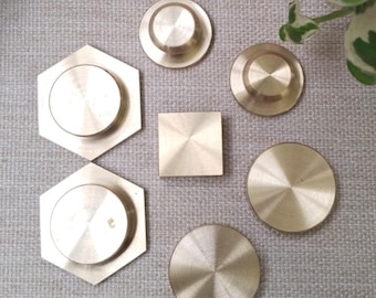 Geometrisches Papiergewicht aus massivem Messing, minimalistische Schreibtischzubehör- und Bürodekorkollektion