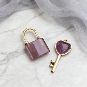 Crystal Lock & Heart Key Pendant Set – Natural Stone, Gold Tone