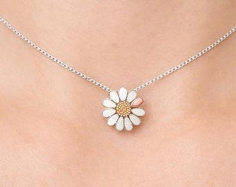 Daisy Flower 14K gold Necklace, Dainty Necklace with Single Accent Petal