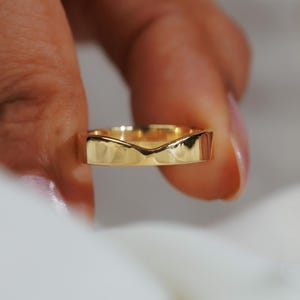Anello curvo a forma di V in oro massiccio 14k, audace, fascia larga minimalista in argento 925 per l'uso quotidiano, regalo perfetto per l'anniversario