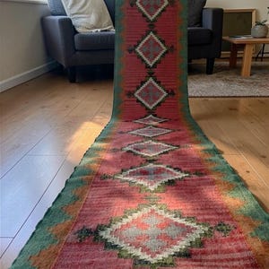 Handwoven Wool Jute Kilim Runner Rug,Modern Geometric Design  Dhurrie Rug,Vintage Southwestern Runner-Rug