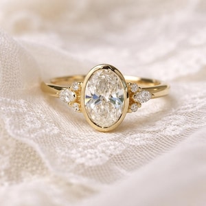 Förlovningsring med 4 karat oval moissanit, ring i gult guld med bezel, alternativ diamant, löfte, jubileumspresent till henne
